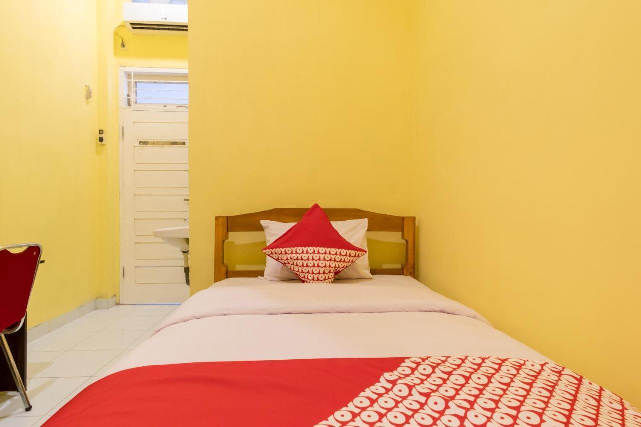 Oyo 447 Hutasimo Residence Medan Luaran gambar