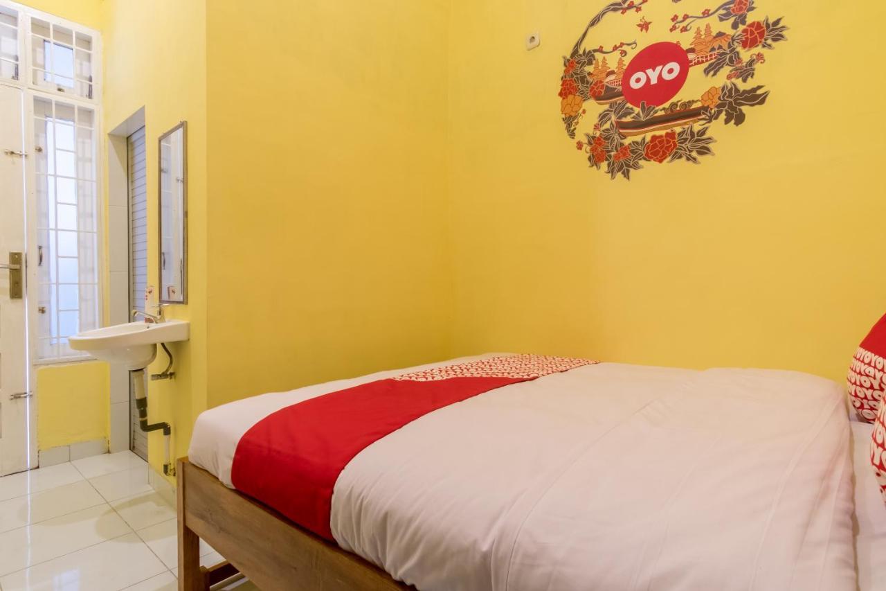 Oyo 447 Hutasimo Residence Medan Luaran gambar