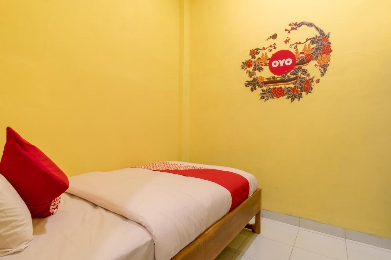 Oyo 447 Hutasimo Residence Medan Luaran gambar