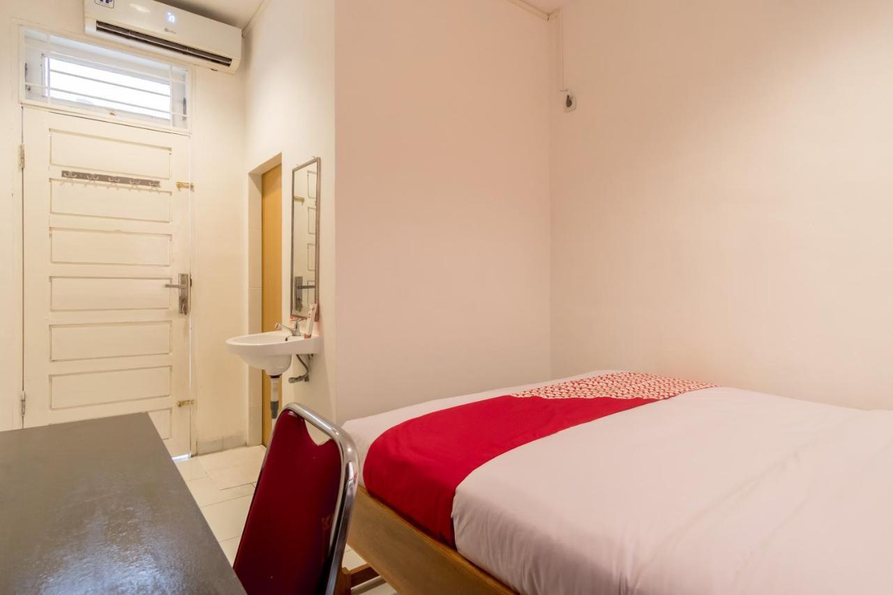 Oyo 447 Hutasimo Residence Medan Luaran gambar